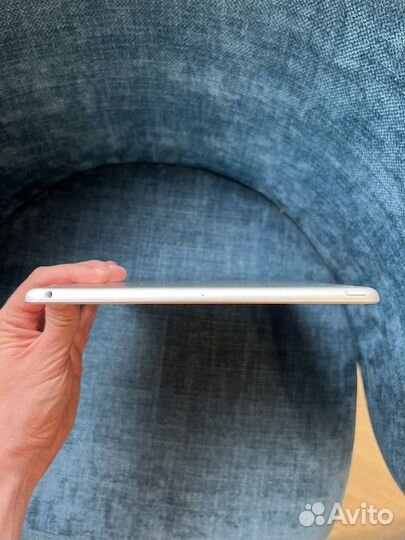 Apple iPad 10.2 (2020) 32GB (Ростест, почти новый)