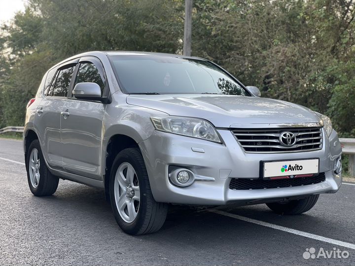Toyota RAV4, 2010