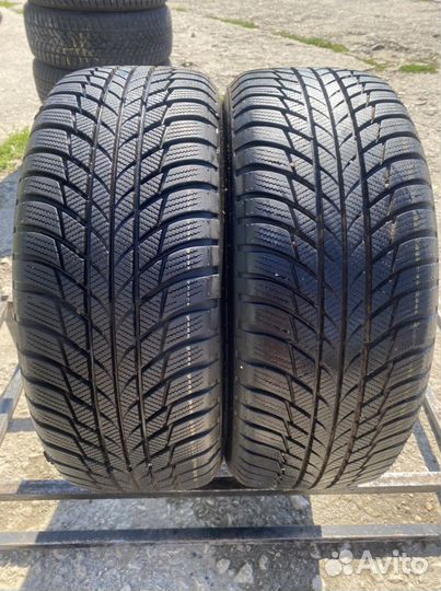 Bridgestone Blizzak LM-001 215/55 R17