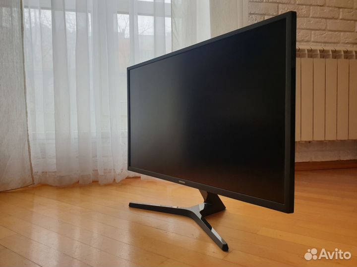 Монитор Samsung 32
