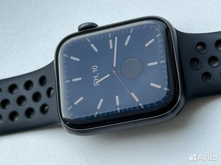 Apple Watch Nike Series 5, 44мм