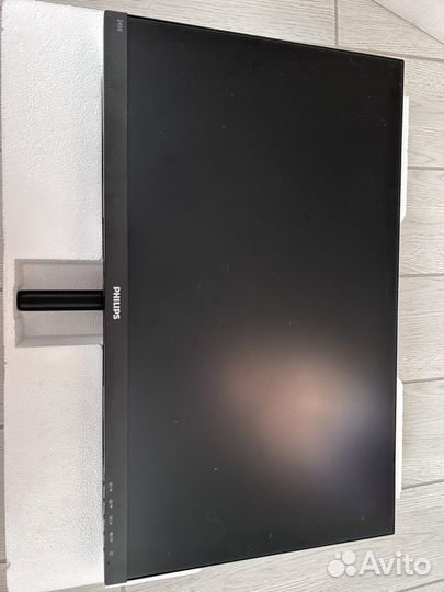 Монитор Philips 24
