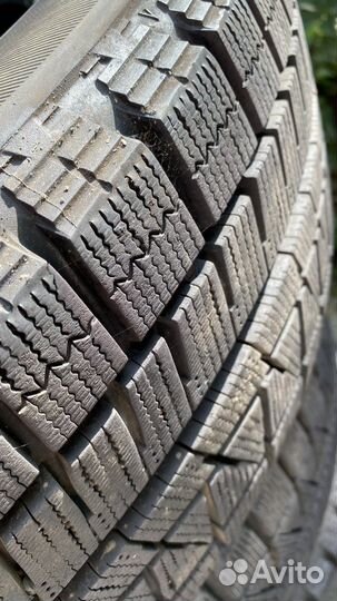 Bridgestone Blizzak Revo GZ 215/65 R16