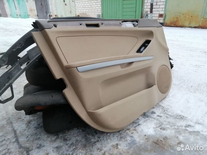Обшивка передней левой двери Mercedes ML W164