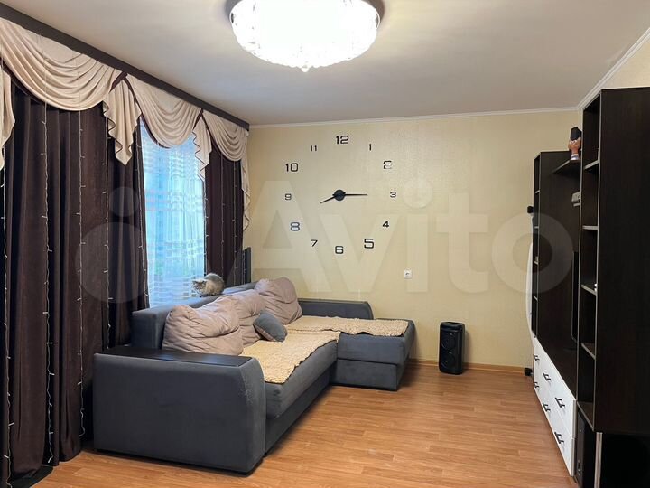 4-к. квартира, 100 м², 10/10 эт.