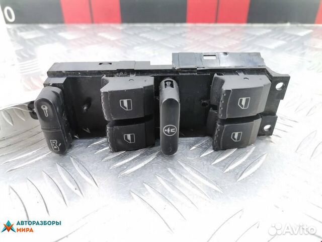Блок управления стеклоподъемниками Volkswagen Bora