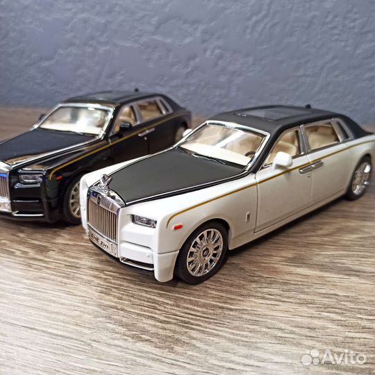 Инерционная машинка Rolls-Royce Phantom 1к24