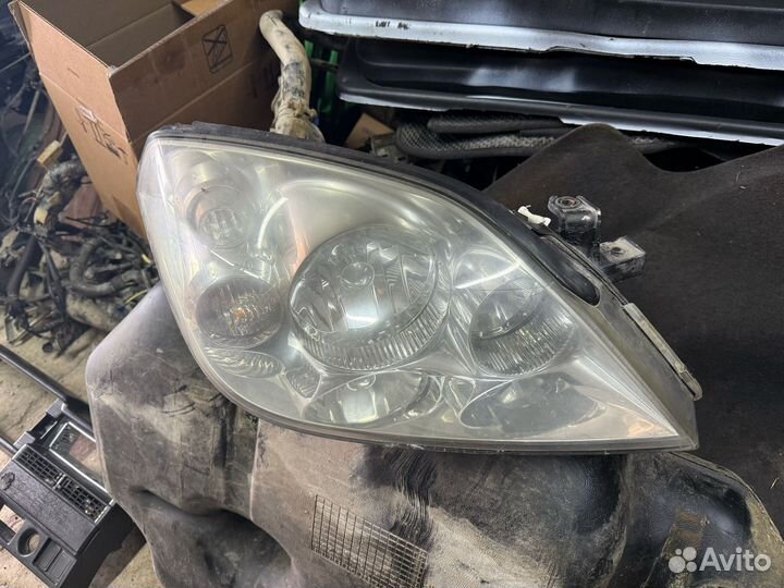 Фара правая nissan primera p12