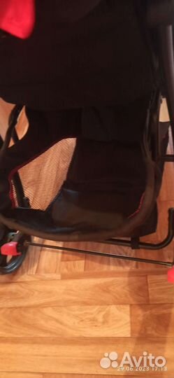 Прогулочная коляска