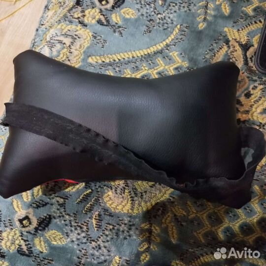 Подголовник Dxracer