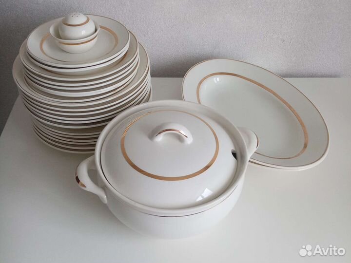 Набор столовой посуды новый