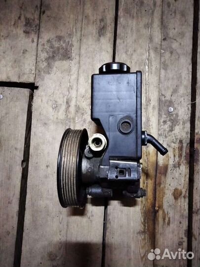 Насос гур Ssang Young Musso Sport