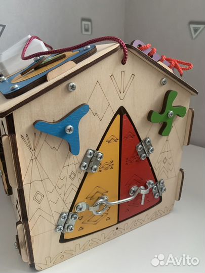 Бизиборд домик