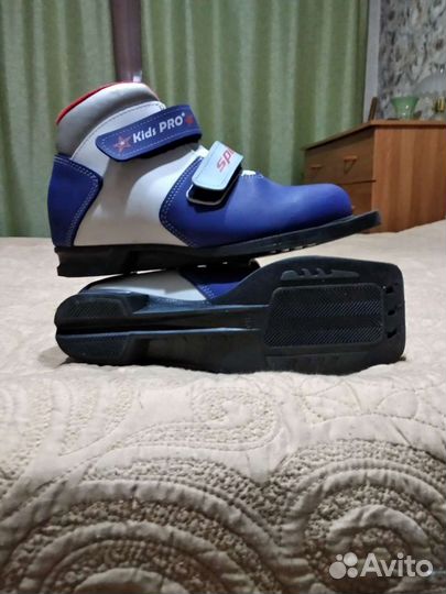 Лыжные ботинки