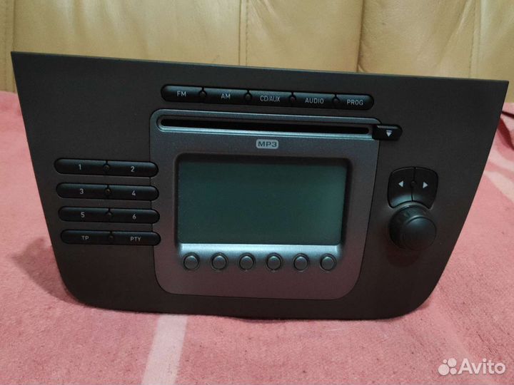 Штатная магнитола seat altea 2008года