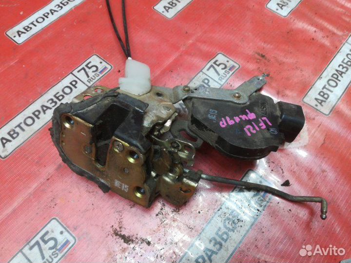 Замок двери передний левый Toyota Corolla NZE121