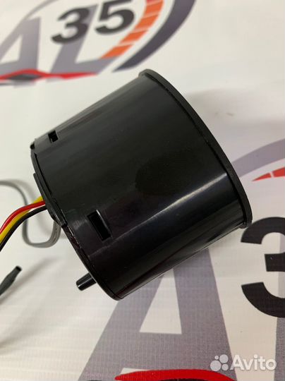 Часы с вольтметром Priora