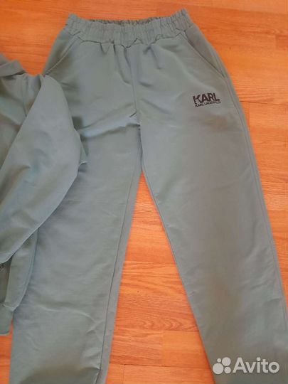 Спортивный костюм