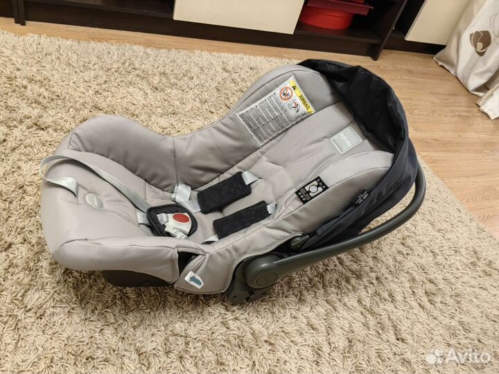 Автокресло inglesina huggy Multifix