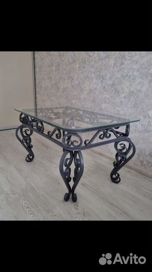 Кованый журнальный столик