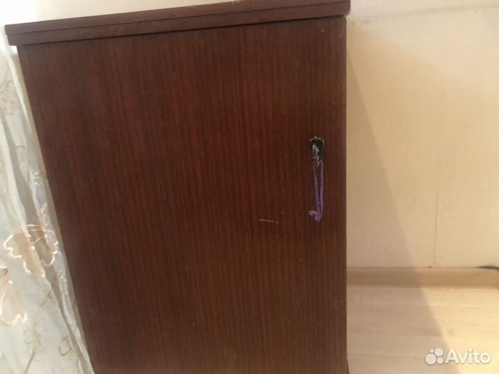 Швейная машина Чайка 142