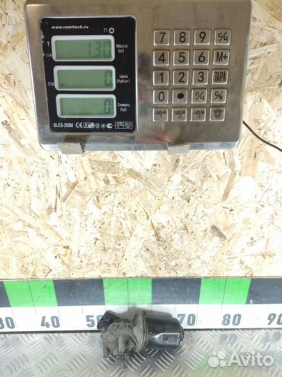 Моторчик стеклоочистителя передний Opel Omega B