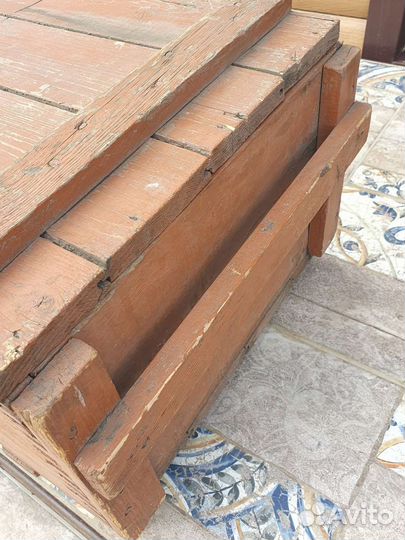 Сундук деревянный