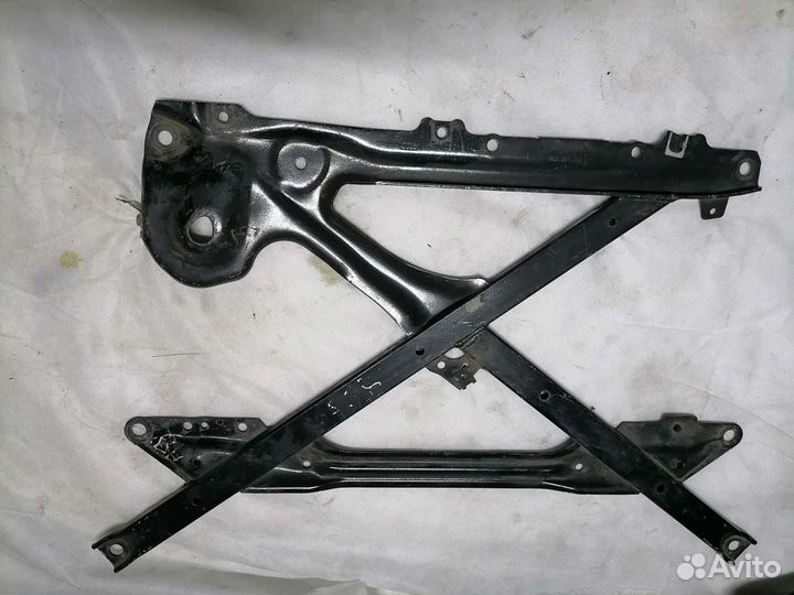 Распорка подрамник audi A5 8T