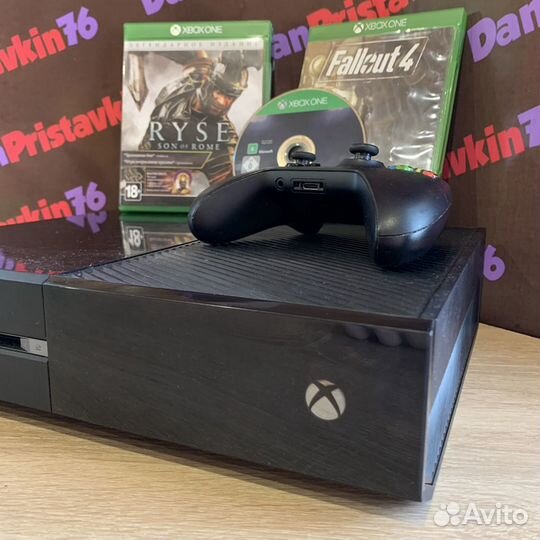 Xbox one 500 гб + 1 игра
