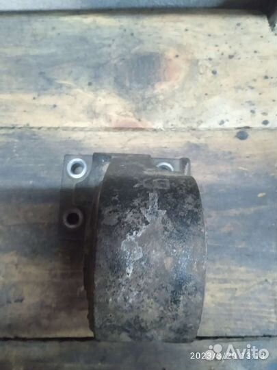 Подушка опора двигателя