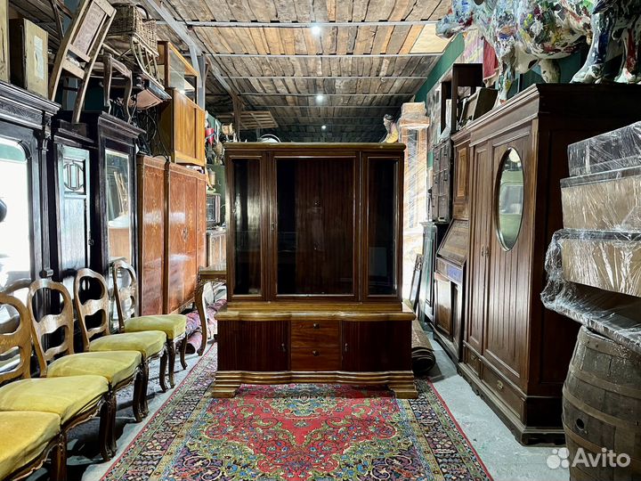 Старинный буфет