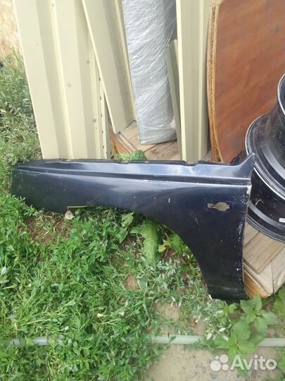 Крыло переднее левое на Ваз 2110,2111,2112