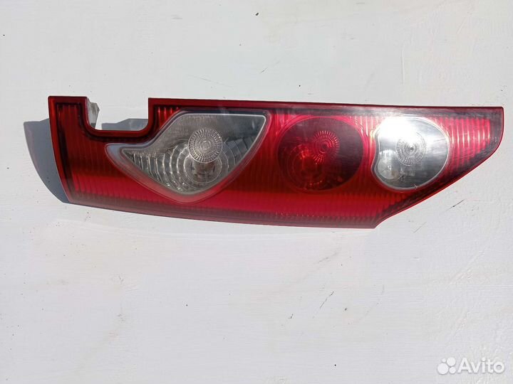 Фонарь задний левый рено кангу
