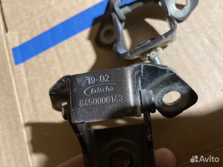 Петля двери багажника LADA Vesta SW Cross 84500061