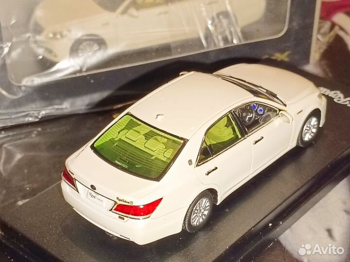 Модель автомобиля Toyota Crown Royal Saloon G 1/43