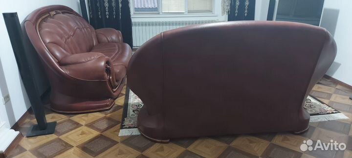 Кожаный диван и кресла