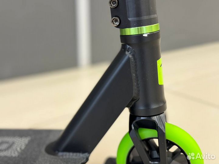 Трюковой самокат Tech Team