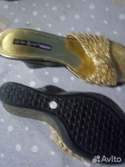 Шлепанцы женские