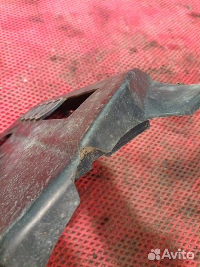 Крышка двигателя Audi A4 B5 ADP 1.6 1996