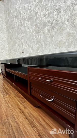 Тумба под телевизор