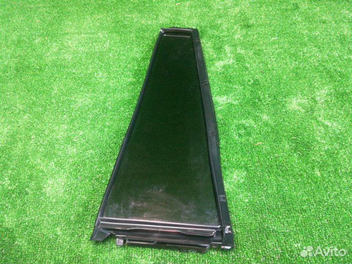 Стекло двери (форточка) заднее правое Toyota Land