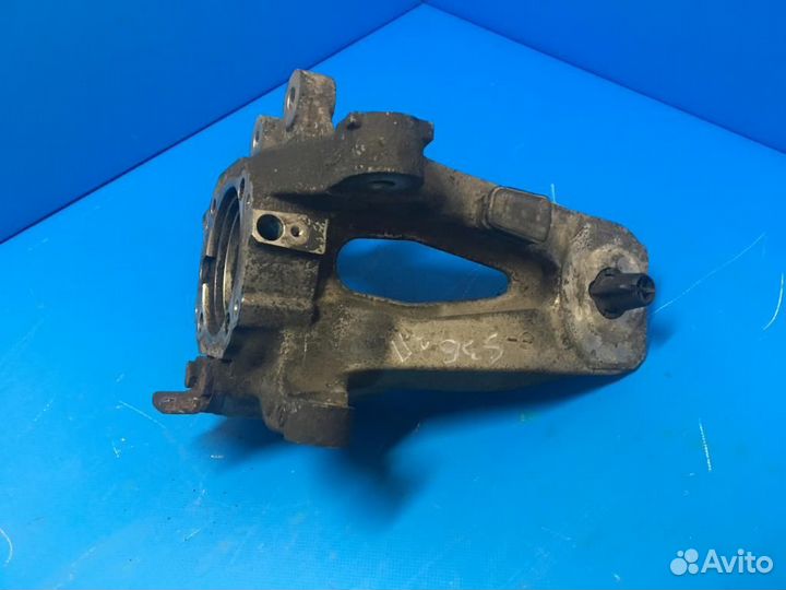 Кулак поворотный задний правый BMW 5-серия E60/E61