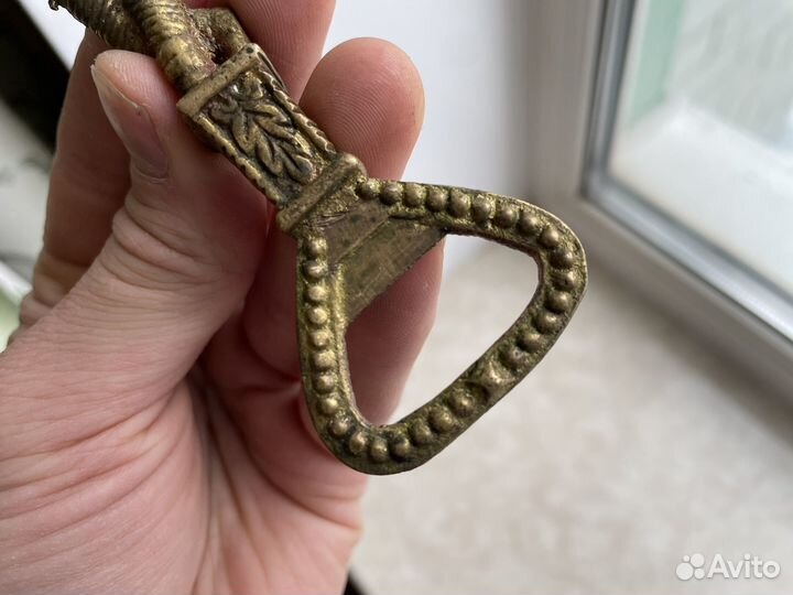 Бронзовая открывашка из Индии