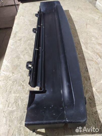 Воздуховод радиатора нижний VW Transporter T5 2003