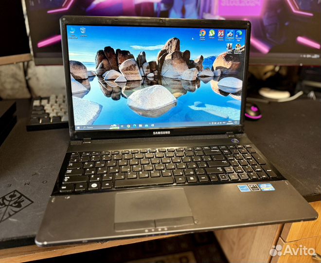 Samsung NP300E5A: i5 2450/6gb/GT520/320gb