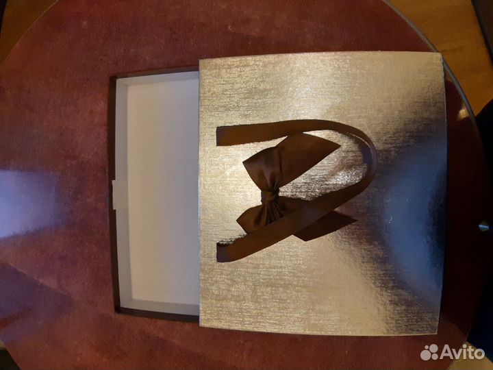 Пакет-коробка подарочная