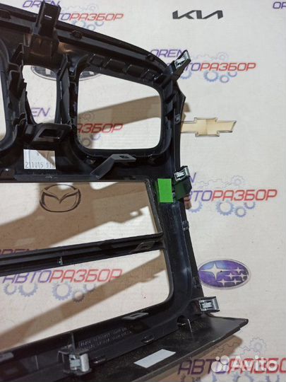 Накладка на центральную консоль Renault Logan 2