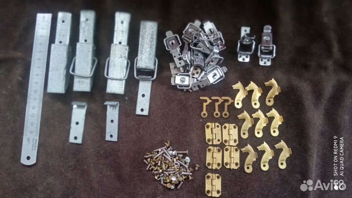 Щеколды, петли, пружины на дверь, ключи, замки