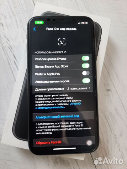 iPhone 11, 64 ГБ