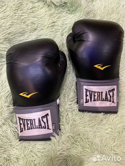 Боксерские перчатки 14 oz Еverlast